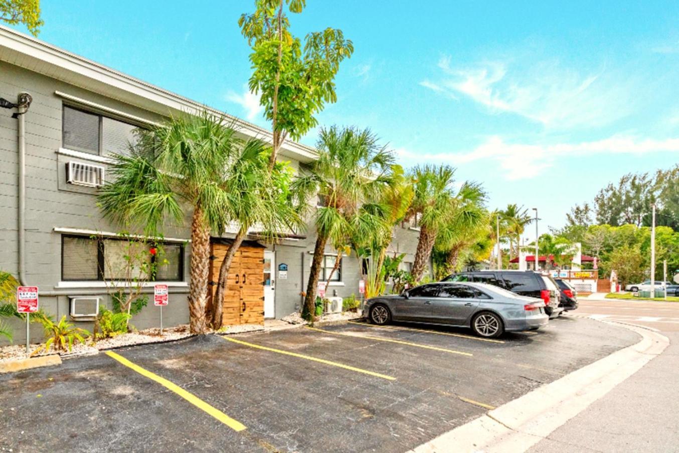 Boutique Beach Retreat St. Pete Beach Exteriör bild