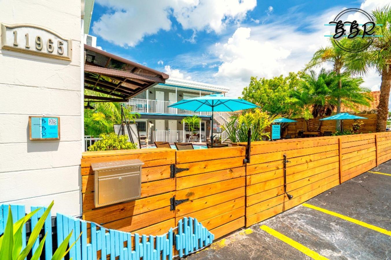 Boutique Beach Retreat St. Pete Beach Exteriör bild